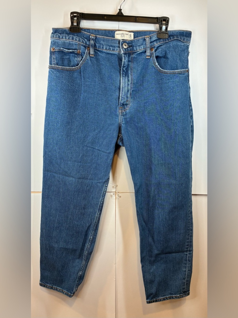 Abercrombie & Fitch “The Mom” High Rise Jeans Women’s 32/14 Medium Wash